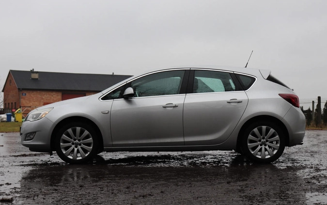 Opel Astra cena 24999 przebieg: 179000, rok produkcji 2010 z Tarnogród małe 436